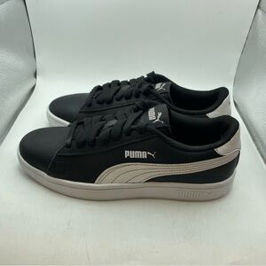 Puma black leather sneakers size 4 youth